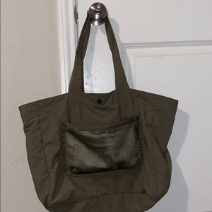 Lululemon tote bag